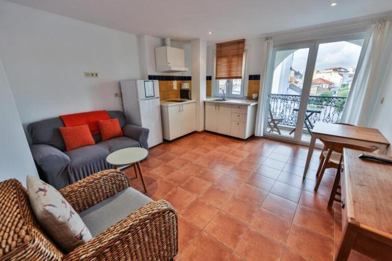 Apartamentos Arnela กามาริญาส ภายนอก รูปภาพ