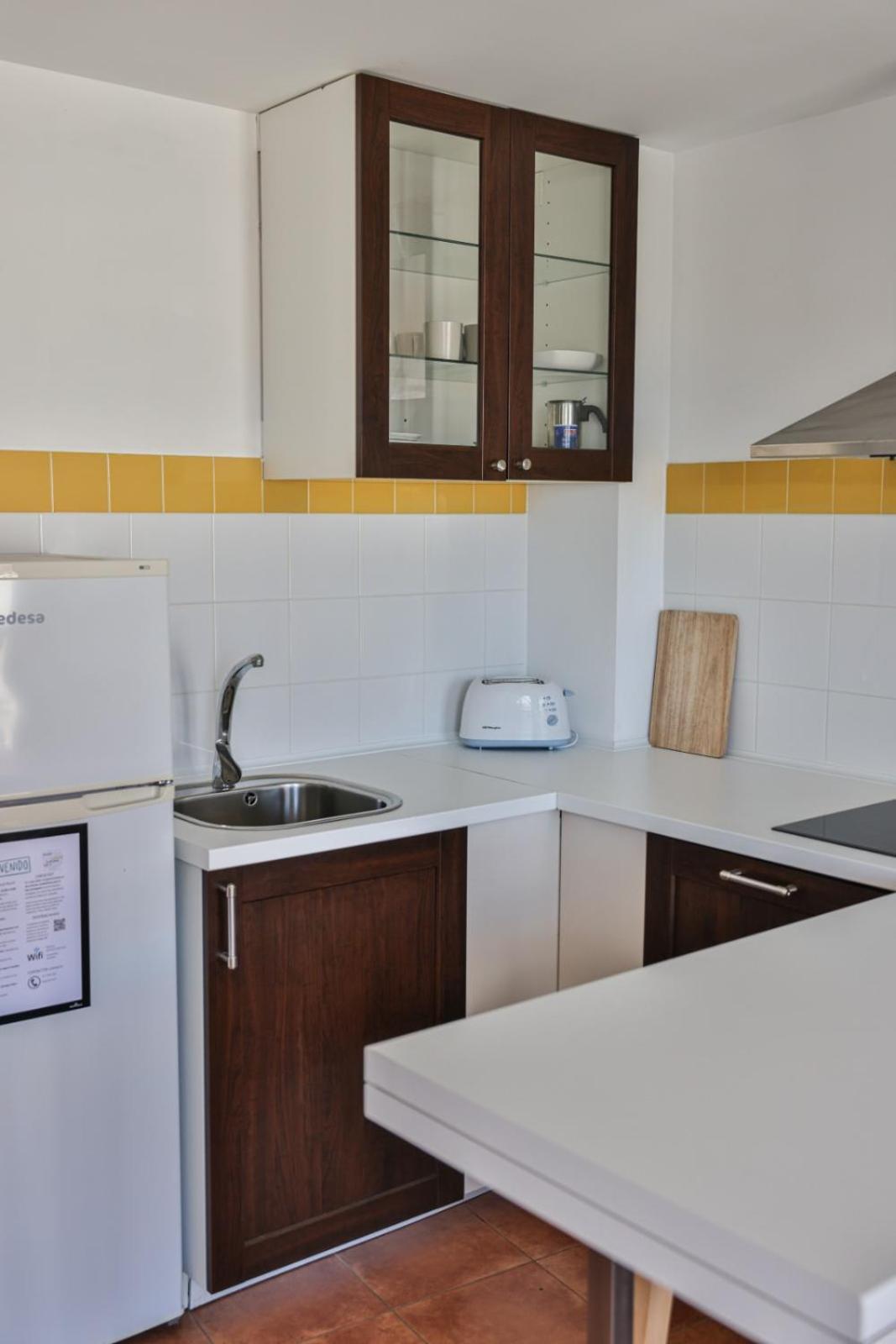 Apartamentos Arnela กามาริญาส ภายนอก รูปภาพ