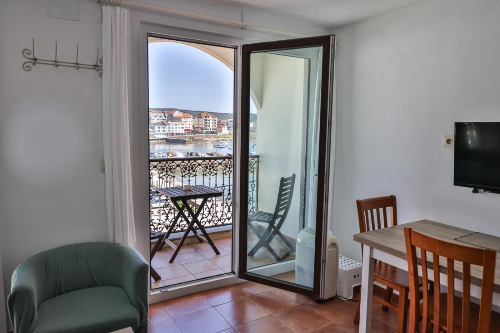Apartamentos Arnela กามาริญาส ภายนอก รูปภาพ